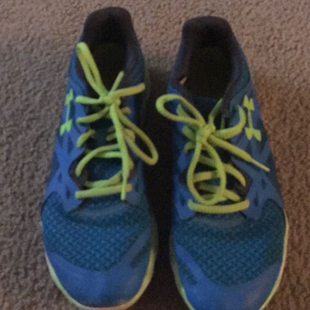 Under Armour tennis shoes